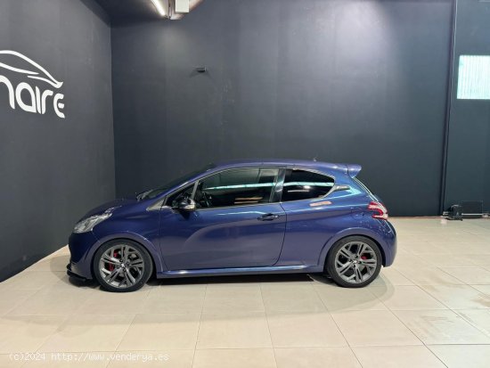 Peugeot 208 GTi 200cv - Sada