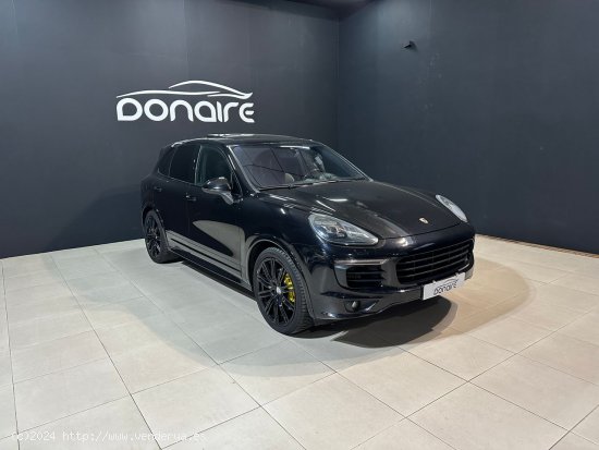  Porsche Cayenne S Diesel - Sada 