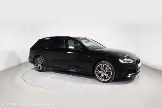 Audi A4 Avant 35 TDI Black line S tronic - 