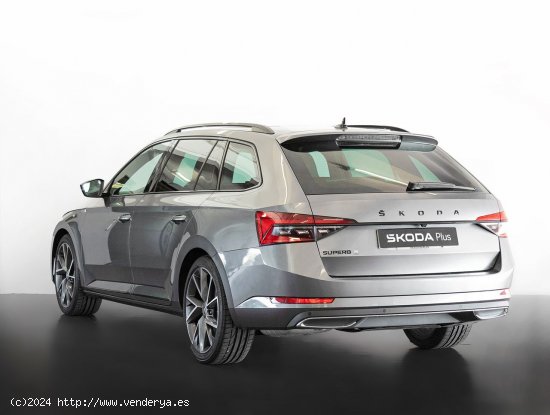 Skoda Superb NUEVO SUPERB COMBI SPORTLINE 1.5 TSI 110KW (150CV) DSG 7 VEL. - 