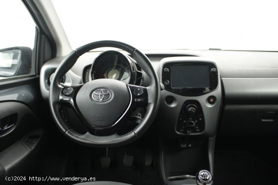 Toyota Aygo 1.0 VVT-I X-PLAY 5P - 