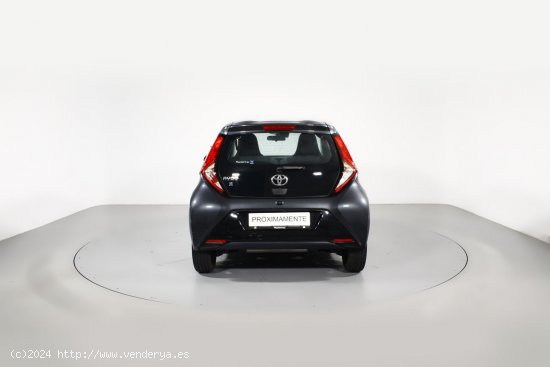 Toyota Aygo 1.0 VVT-I X-PLAY 5P - 