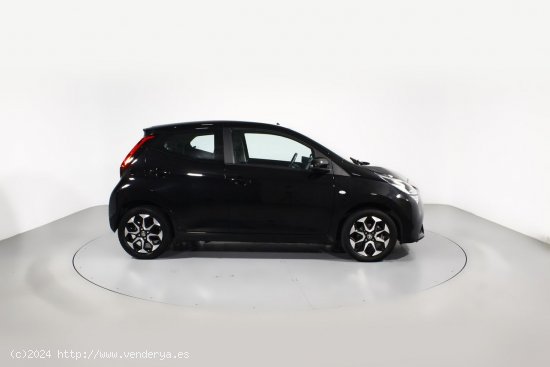 Toyota Aygo 1.0 VVT-I X-PLAY 5P - 