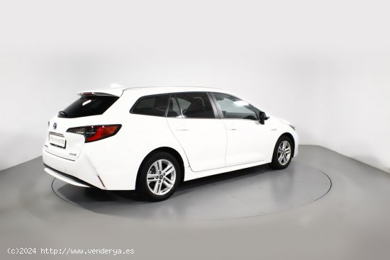 Toyota Corolla fam. 1.8 HYBRID ACTIVE TECH E-CVT 5P - 