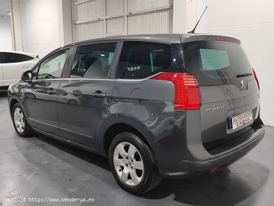 Peugeot 5008 Allure 1.6 e-HDI 110 FAP CMP B.Lion - Gelves