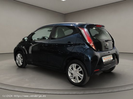 Toyota Aygo 1.0 70 x-play business - Gelves