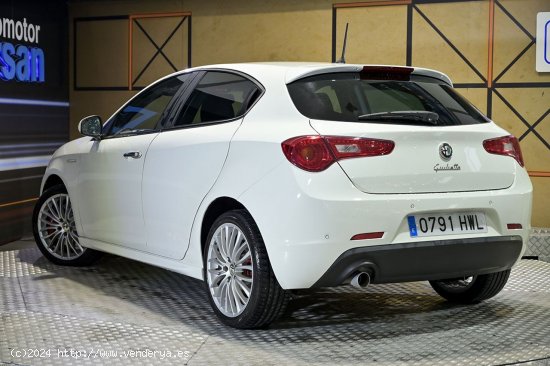 Alfa Romeo Giulietta   1.6 JTDM 105cv Sprint - 