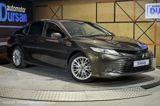 Toyota Camry   2.5 220H Luxury - 