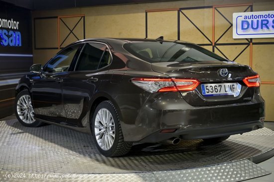 Toyota Camry   2.5 220H Luxury - 