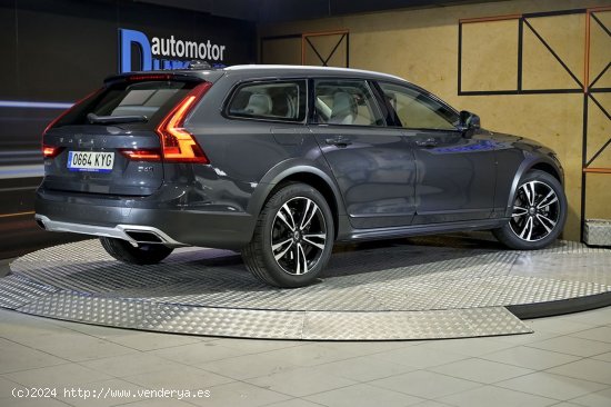 Volvo V90 Cross Country   2.0 D4 AWD Pro Auto - 