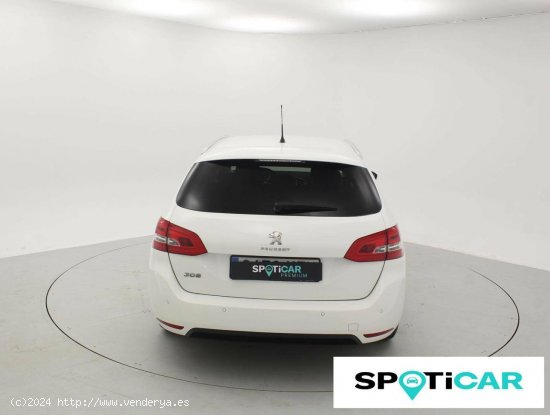 Peugeot 308  5p  1.5 BlueHDi 96KW (130CV) Style - SABADELL