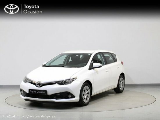  Toyota Auris  90D Active - Pamplona 