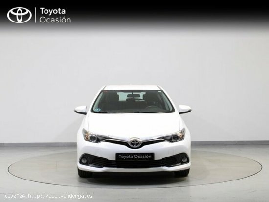 Toyota Auris  90D Active - Pamplona