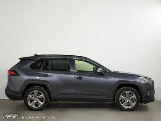 Toyota RAV 4 RAV-4 2.5 hybrid 2WD Luxury de 2021 con 47.000 Km por 35.990 EUR. en Cadiz