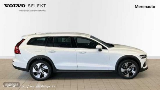 Volvo V 60 CORE B4 (D) AWD 197 CV de 2023 con 6 Km por 45.400 EUR. en A Coruna