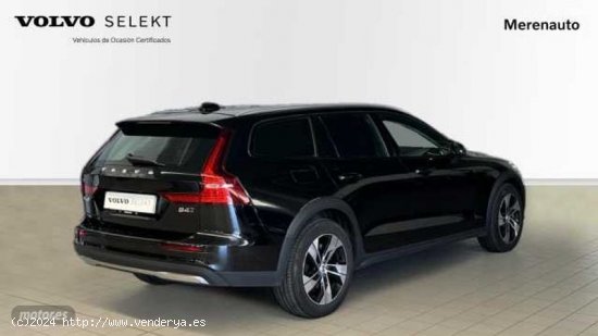 Volvo V 60 2.0 B4 D AWD AUTO 197 CV de 2023 con 31.962 Km por 41.400 EUR. en A Coruna