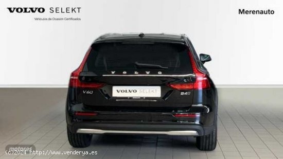 Volvo V 60 2.0 B4 D AWD AUTO 197 CV de 2023 con 31.962 Km por 41.400 EUR. en A Coruna