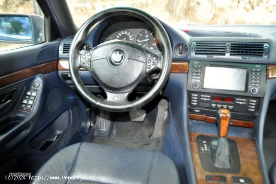 BMW Serie 7 730D PIEL INDIVIDUAL-NAVI DVD-BIXENON-KLIMATIZADOR de 2000 con 80.000 Km por 7.700 EUR. 