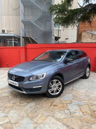 Volvo V60 Cross Country 2.0 D3 Plus - Sabadell