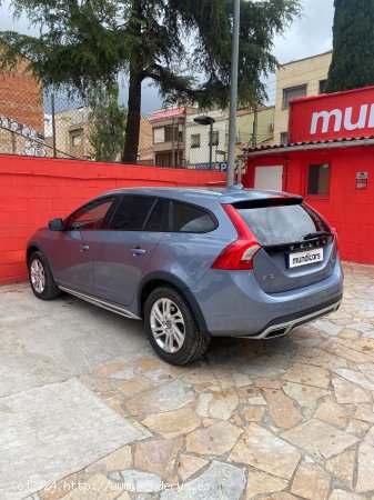 Volvo V60 Cross Country 2.0 D3 Plus - Sabadell