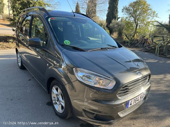 Ford Tourneo Courier 1.5 TDCI 95cv - Les Franqueses