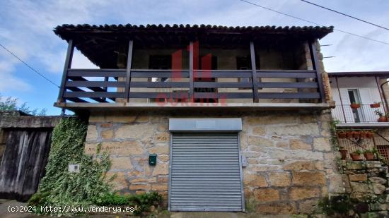 CASA CON GRAN PARCELA EN ALONGOS (TOÉN - OURENSE) - ORENSE