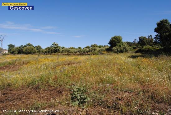 BONITA FINCA RUSTICA PAISAJISTICA, CONSTRUCCIÓN, AGUA Y LUZ - CACERES