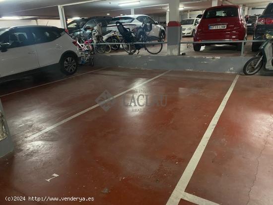 Plaza de parking centro y cerca playa Sant Sebatià - BARCELONA