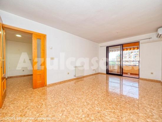 Estupenda vivienda en alquiler de 2 dormitorios y 2 baños en Gran Vía. - ALICANTE