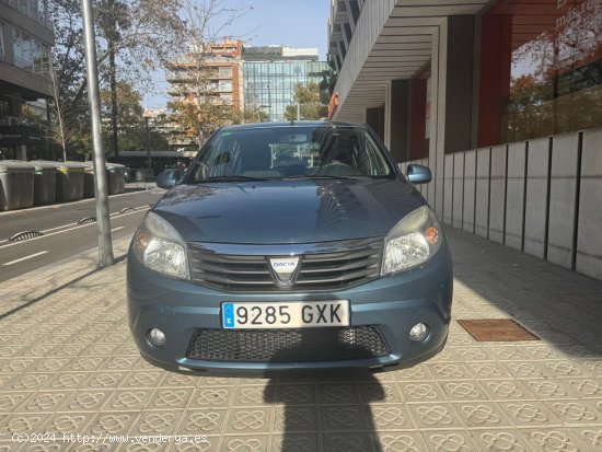 Dacia Sandero Base 1.2 16v 75cv - Barcelona