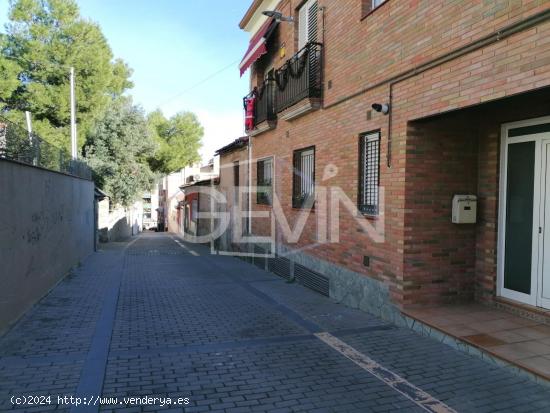 Casa de pueblo en venta en Santa Perpetua de Mogoda - BARCELONA