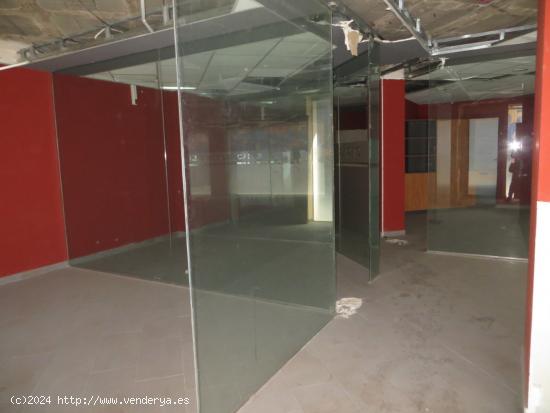 SE VENDE LOCAL COMERCIAL EN TERRASSA,  ZONA EGARA - BARCELONA