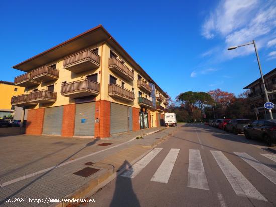  SE VENDE LOCAL COMERCIAL EN SANTA EULÀLIA DE RONÇANA, ZONA CENTRO - BARCELONA 