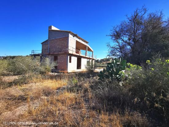 Finca rustica con edificación empezada - BALEARES