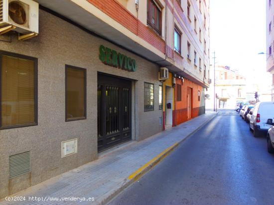 Local muy ancho junto a El Corte Inglés, El Tram y muy cerca de la estación. - CASTELLON