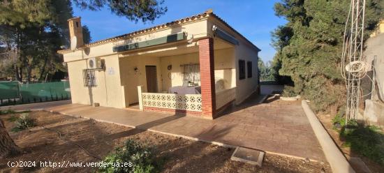 Chalet independiente en venta Pedralba - VALENCIA