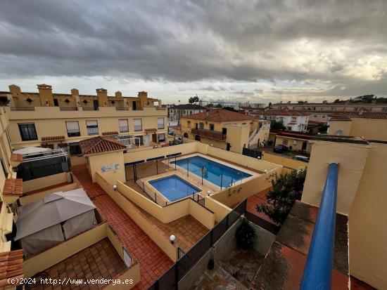  Adosado con patio y garaje en el Rinconcilo - CADIZ 