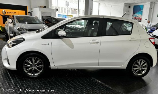 Toyota Yaris Active - 