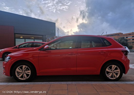 Volkswagen Polo ADVANCE 80CV.  E6 IMPECABLE Y POCOS KM. - Mollet