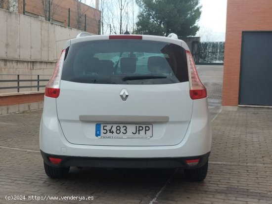 Renault Grand Scénic 1.5 DCI SELECTION ENERGY 7 PLAZAS - Madrid