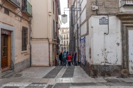 INVERSIÓN! SE VENDE EDIFICIO CON LOCAL COMERCIAL EN ZONA PLAZA NUEVA - GRANADA