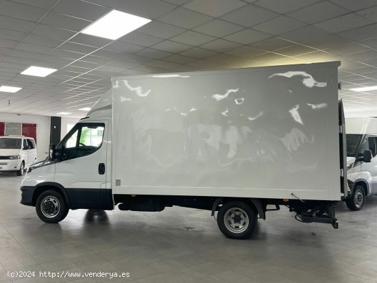 Iveco Daily 35C16  CARROZADO PLATAFORMA ELEVADORA - Lugo