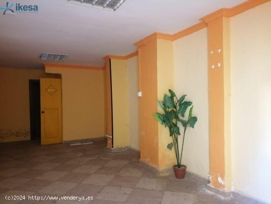 VENTA DE LOCAL COMERCIAL EN CALLE LA PALMA , PUERTO REAL - CADIZ