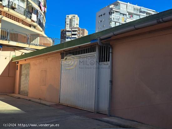 Plaza de garaje cerrada en zona Plaza Triangular en Benidorm - ALICANTE