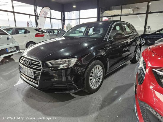 Audi A3 1.6TDI 115CV STRONIC - Lugo