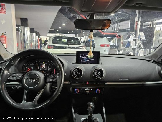 Audi A3 1.6TDI 115CV STRONIC - Lugo