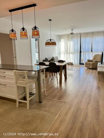 Amueblado moderno piso de 3 habitaciones en la finca nueva en LÉliana - VALENCIA