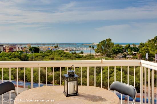 Ático en la zona de Puerto deportivo a 100 m de Playa del Acequion - ALICANTE