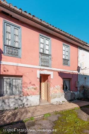 Casa con gran terreno en venta en Gamoneu (Nava) - ASTURIAS