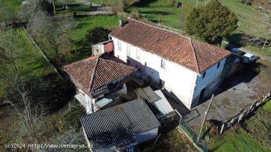 Casa con gran terreno en venta en Gamoneu (Nava) - ASTURIAS